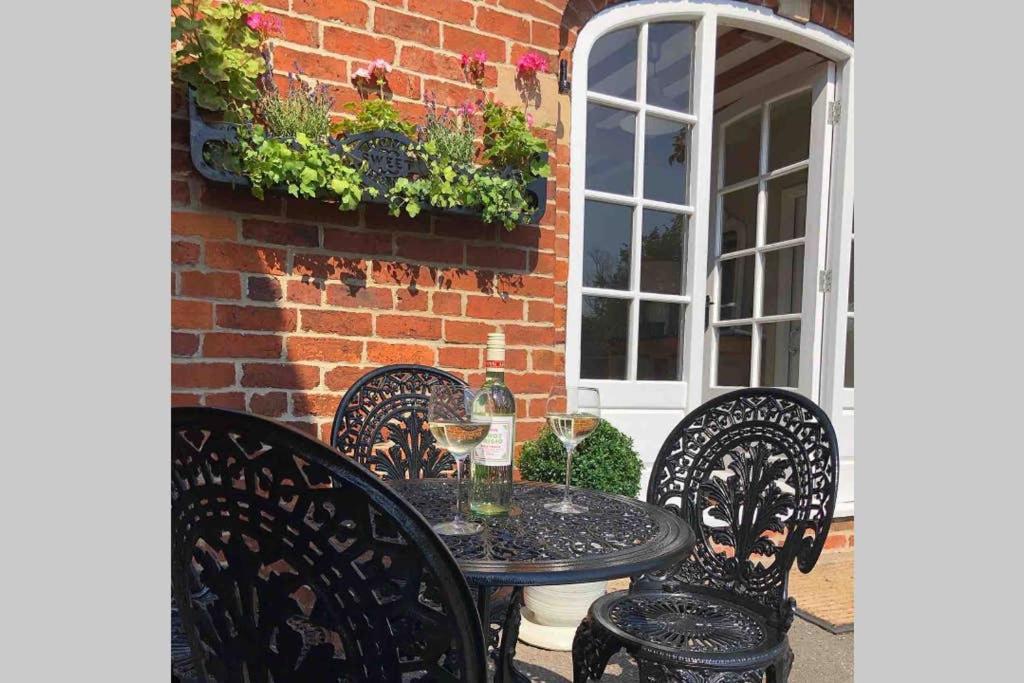 The Barn, Boutique Self-Catering Apartment - Belvoir Suite Allington  Exterior foto