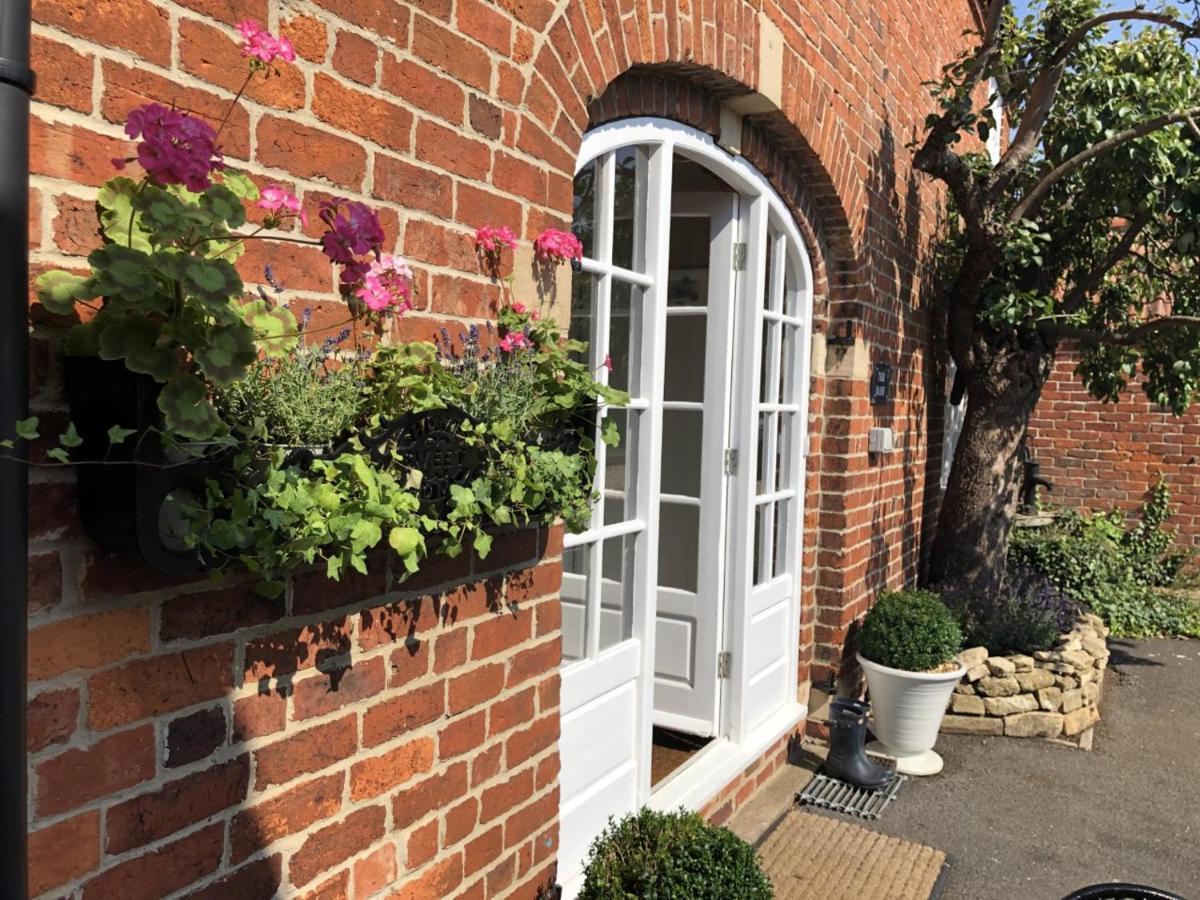 The Barn, Boutique Self-Catering Apartment - Belvoir Suite Allington  Exterior foto
